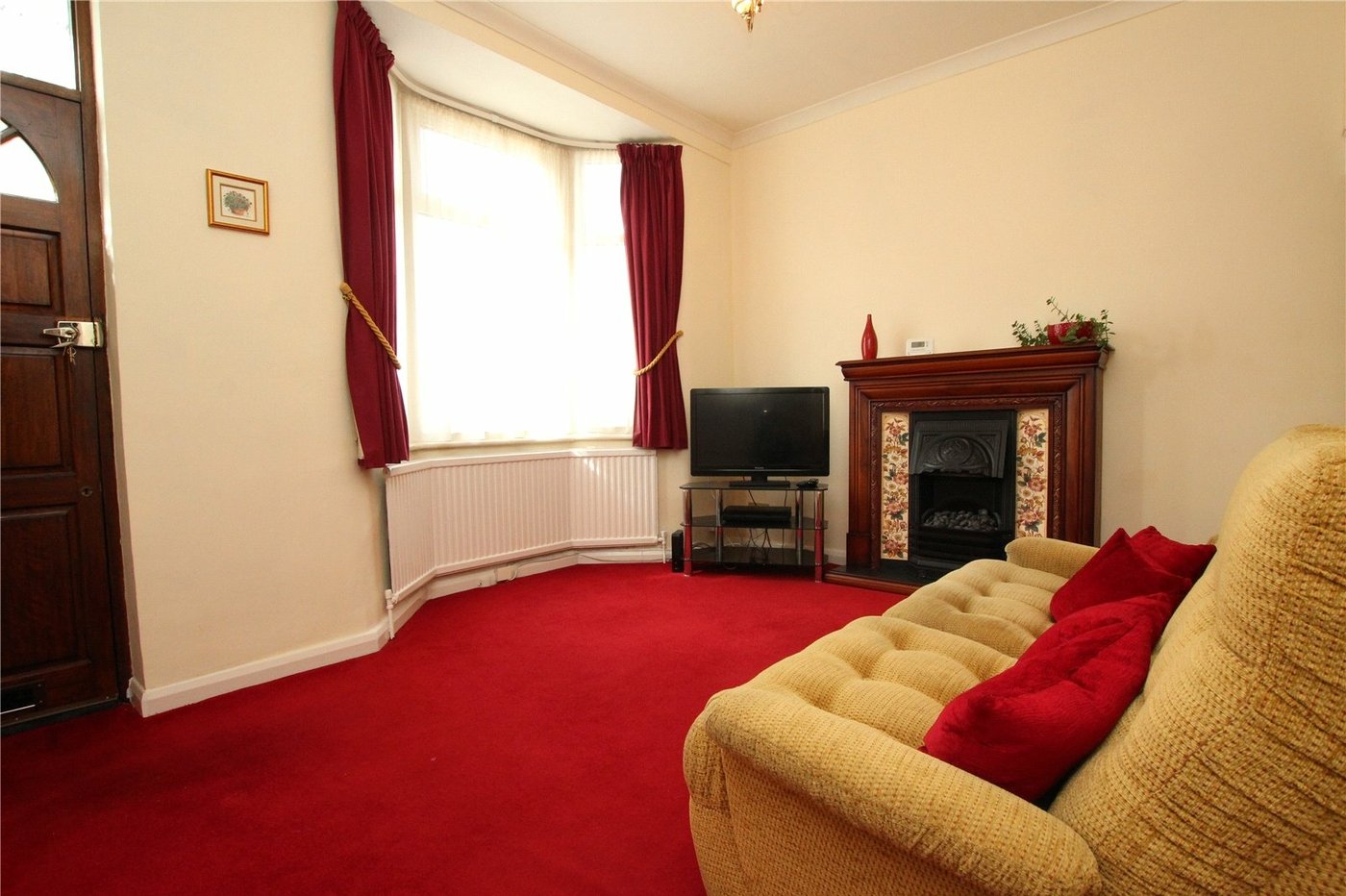 2 bedroom house for sale in London | Robinson Jackson