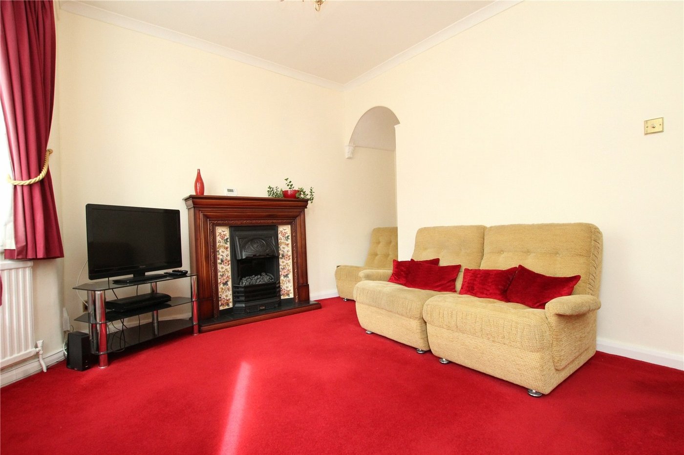 2 bedroom house for sale in London | Robinson Jackson
