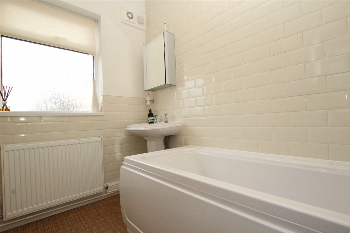 2 bedroom house for sale in London | Robinson Jackson