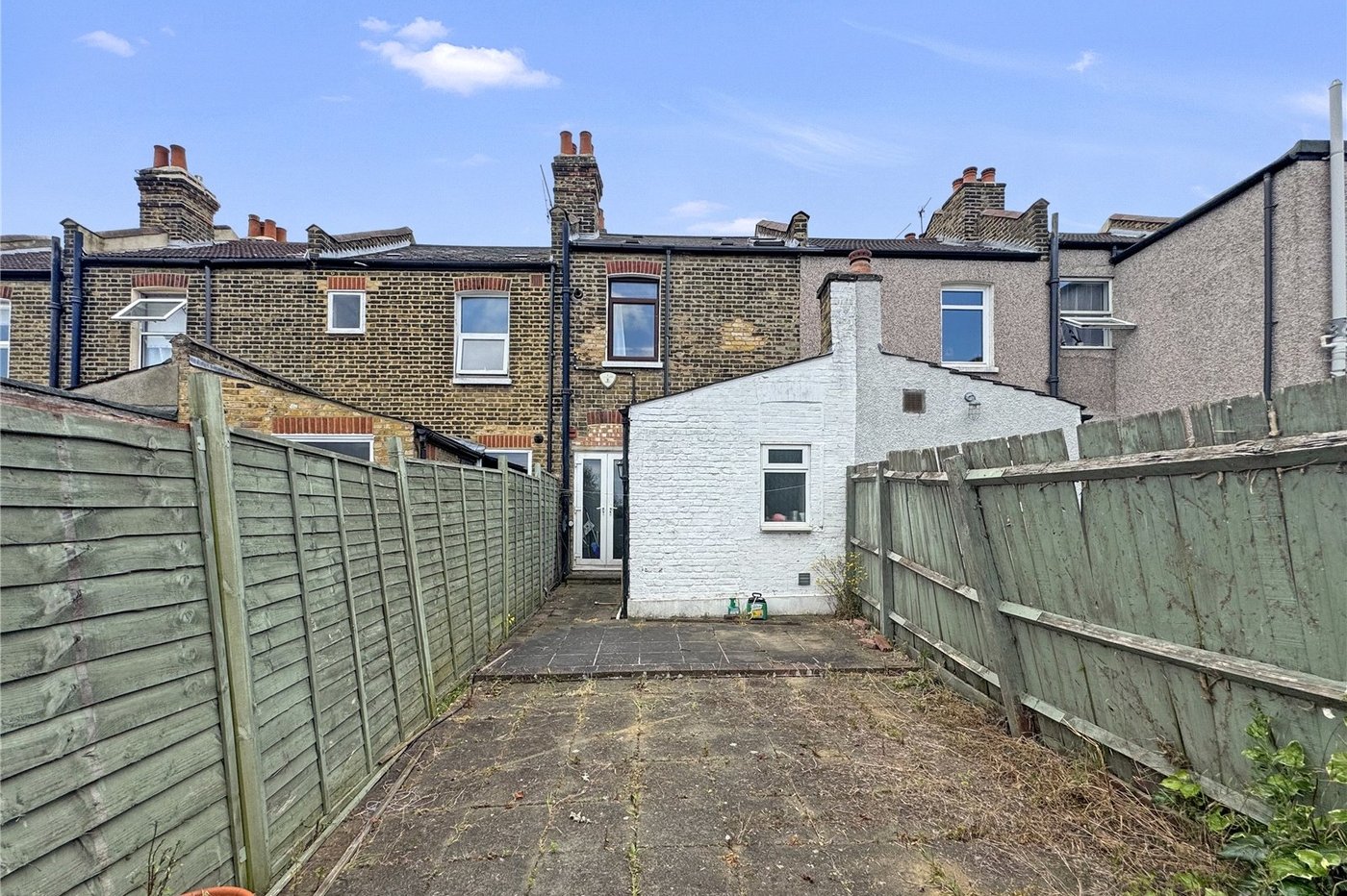 2 bedroom house for sale in Plumstead Common | Robinson Jackson