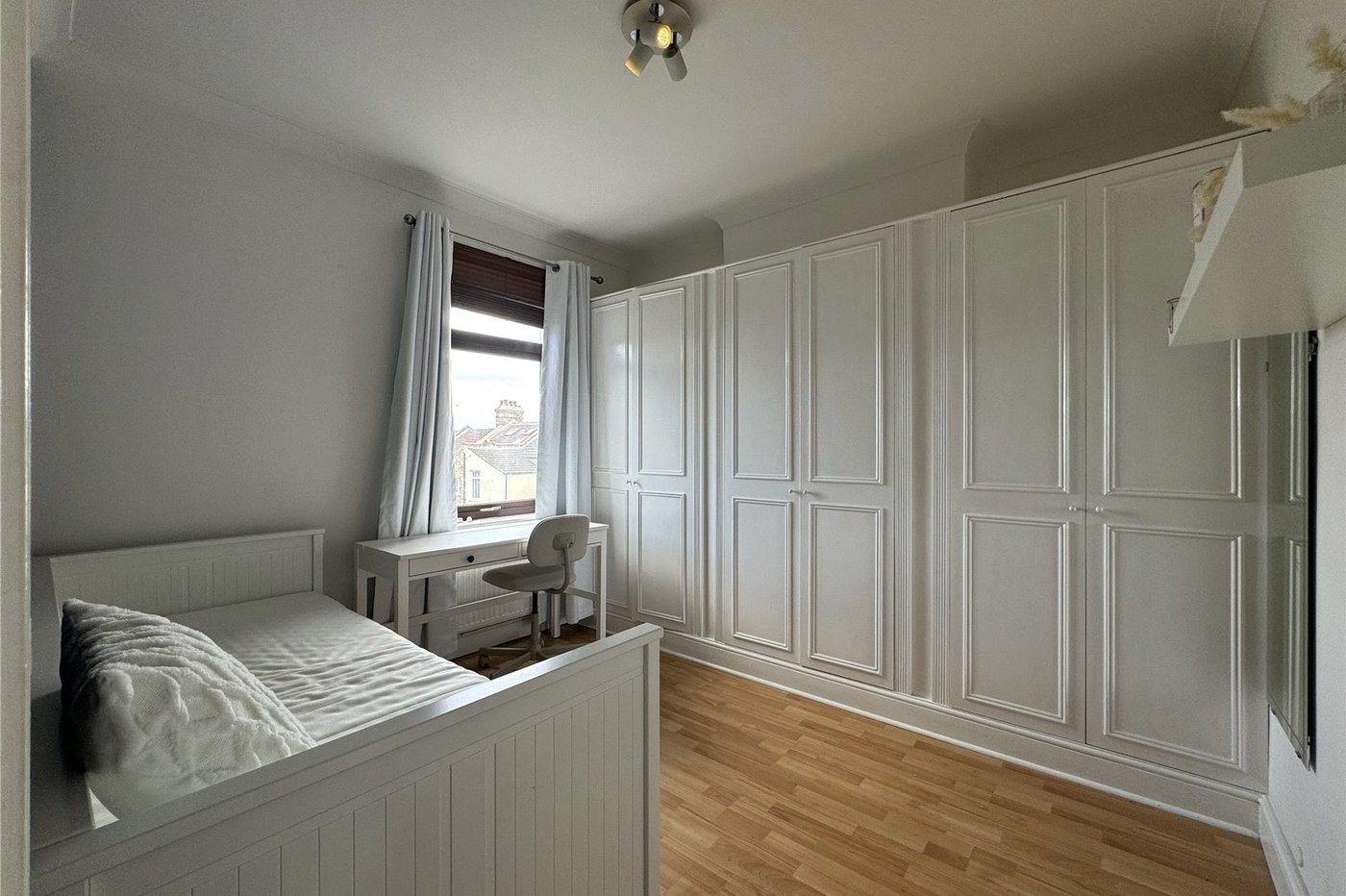 2 bedroom house for sale in Plumstead Common | Robinson Jackson