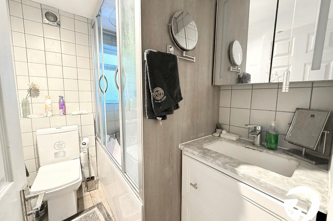 2 bedroom property for sale in London | Robinson Jackson