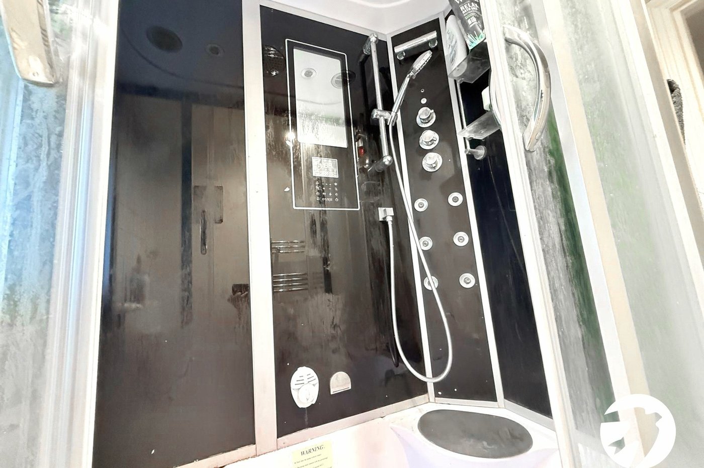 2 bedroom property for sale in London | Robinson Jackson