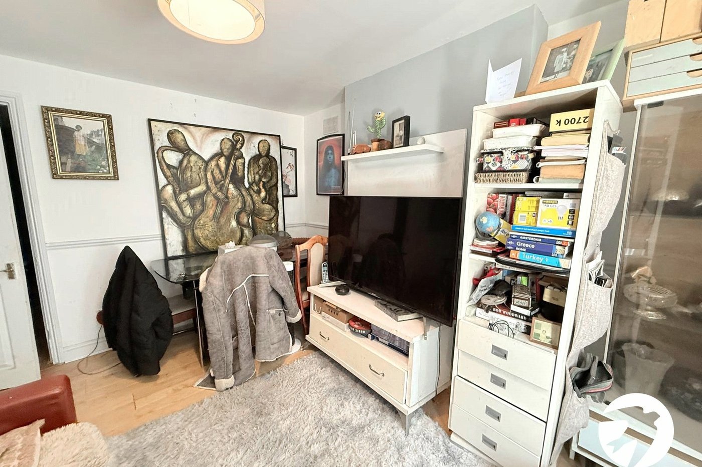 2 bedroom property for sale in London | Robinson Jackson