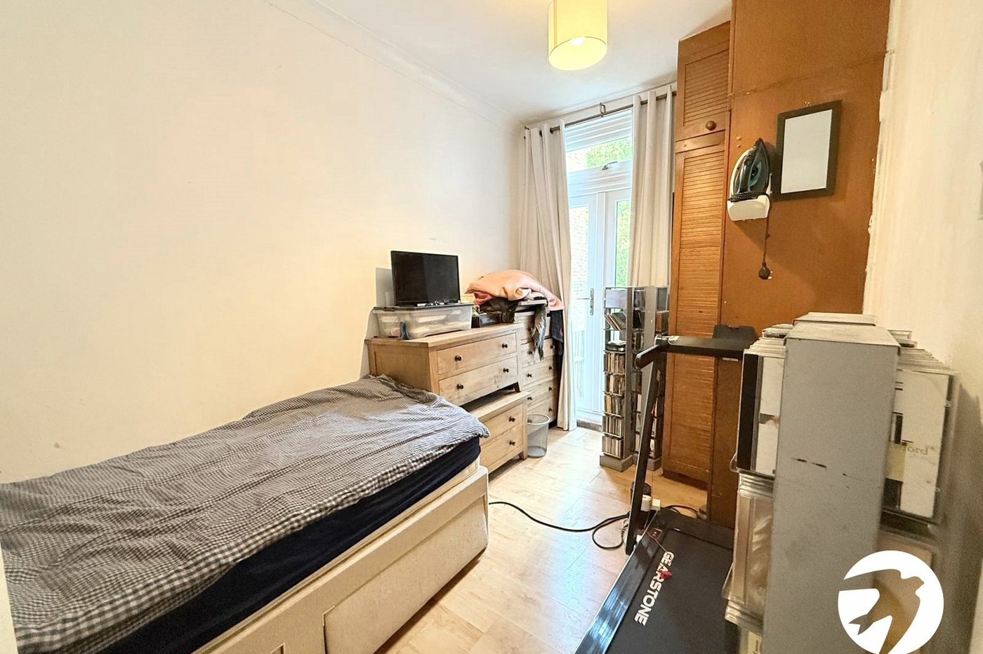 2 bedroom property for sale in London | Robinson Jackson