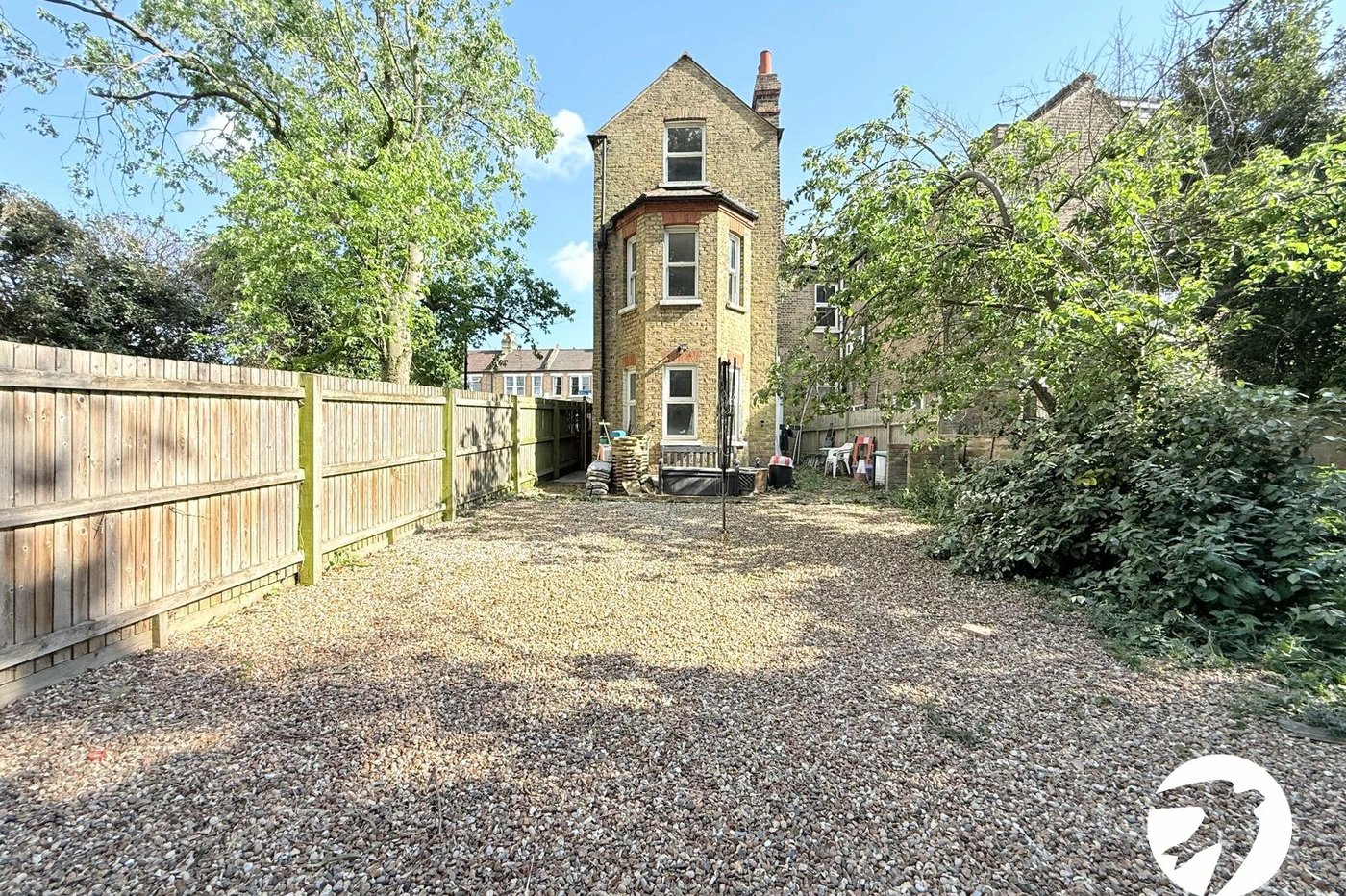 2 bedroom property for sale in London | Robinson Jackson