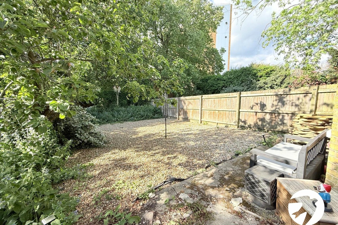 2 bedroom property for sale in London | Robinson Jackson