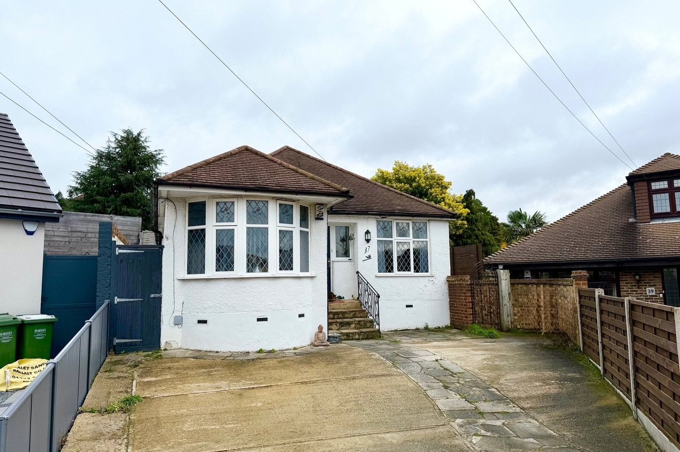 3 bedroom bungalow for sale in Bexley | Robinson Jackson