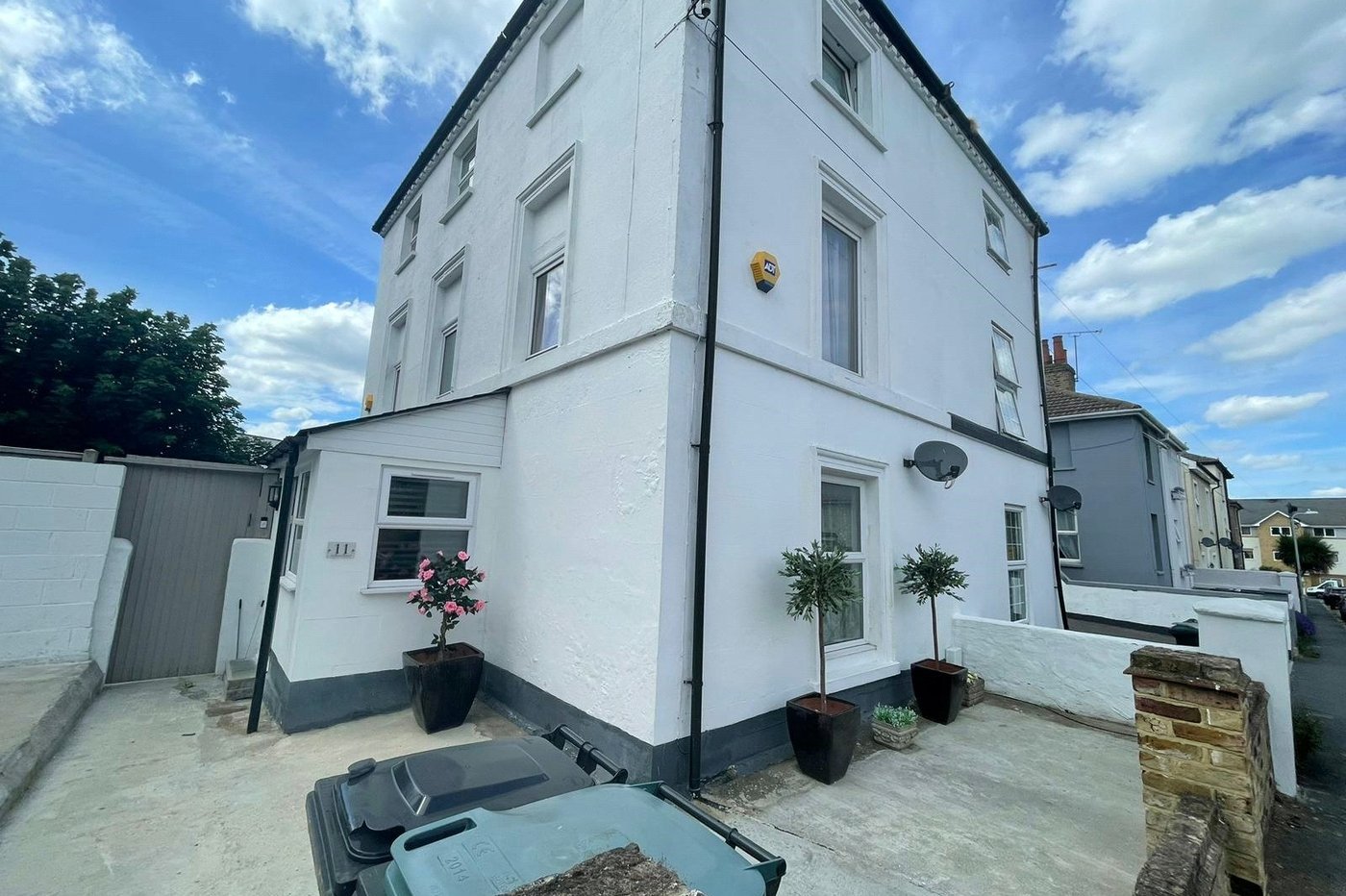 4 bedroom house for sale in Gravesend | Robinson Michael & Jackson