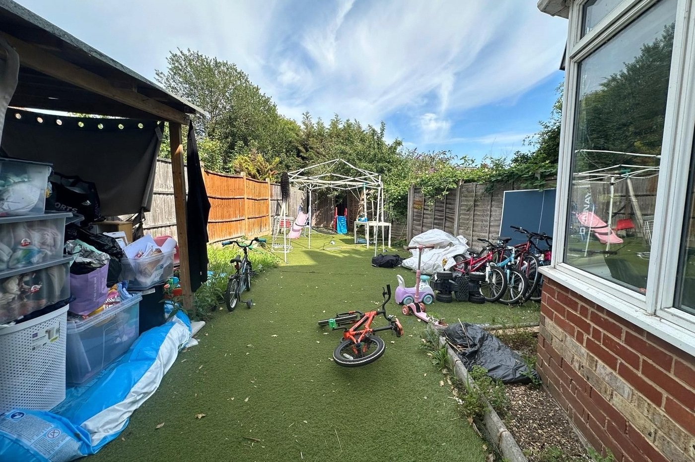 3 bedroom house for sale in London | Robinson Jackson