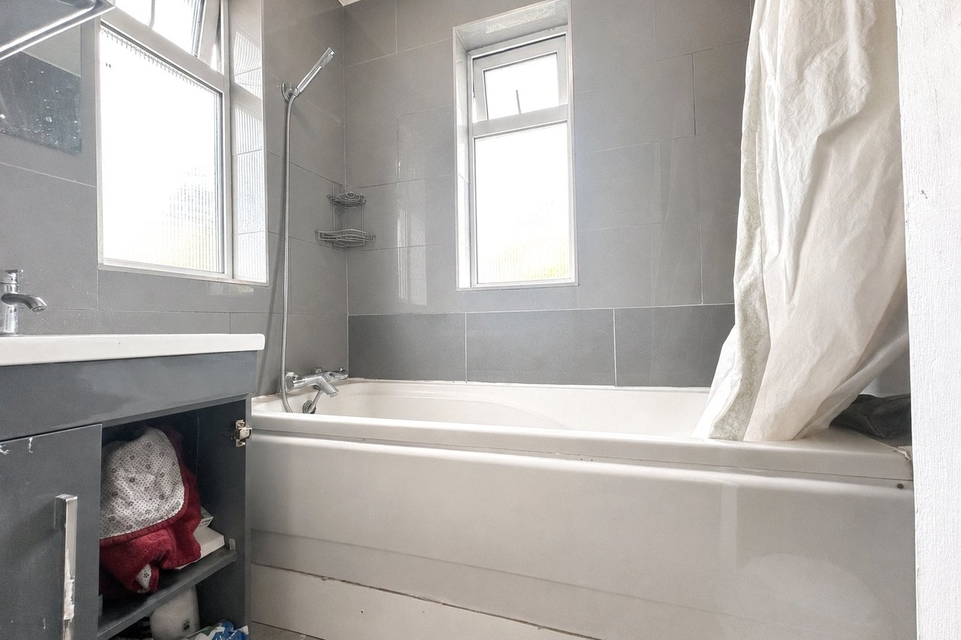 3 bedroom house for sale in London | Robinson Jackson
