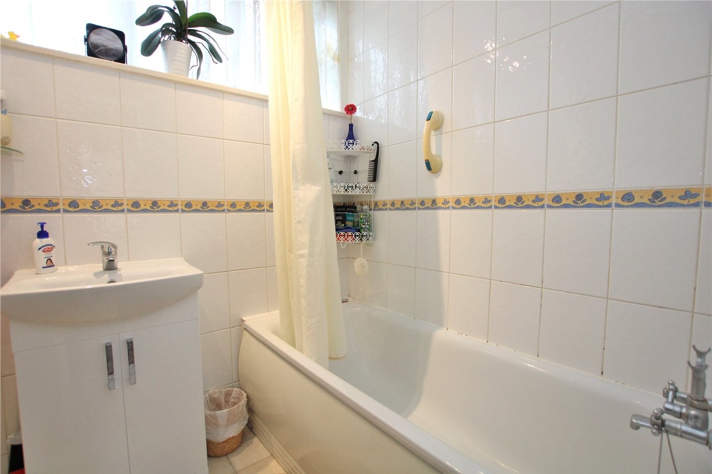 2 bedroom house for sale in Mottingham | Robinson Jackson