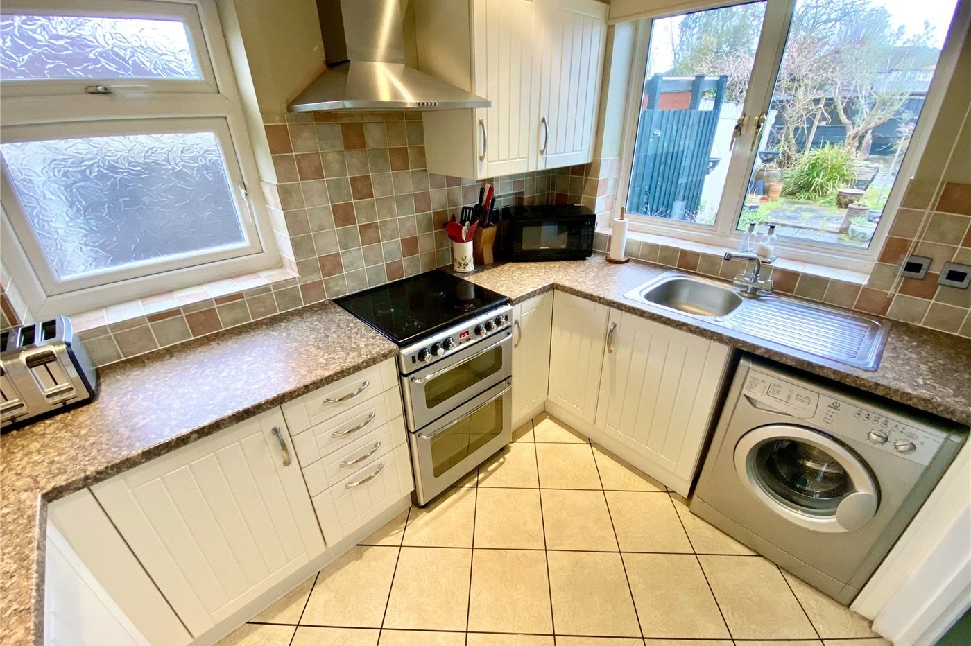 2 bedroom bungalow for sale in Sidcup | Robinson Jackson