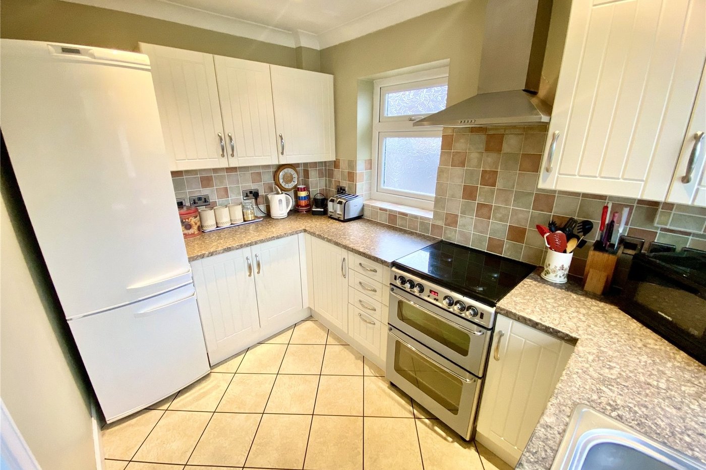 2 bedroom bungalow for sale in Sidcup | Robinson Jackson