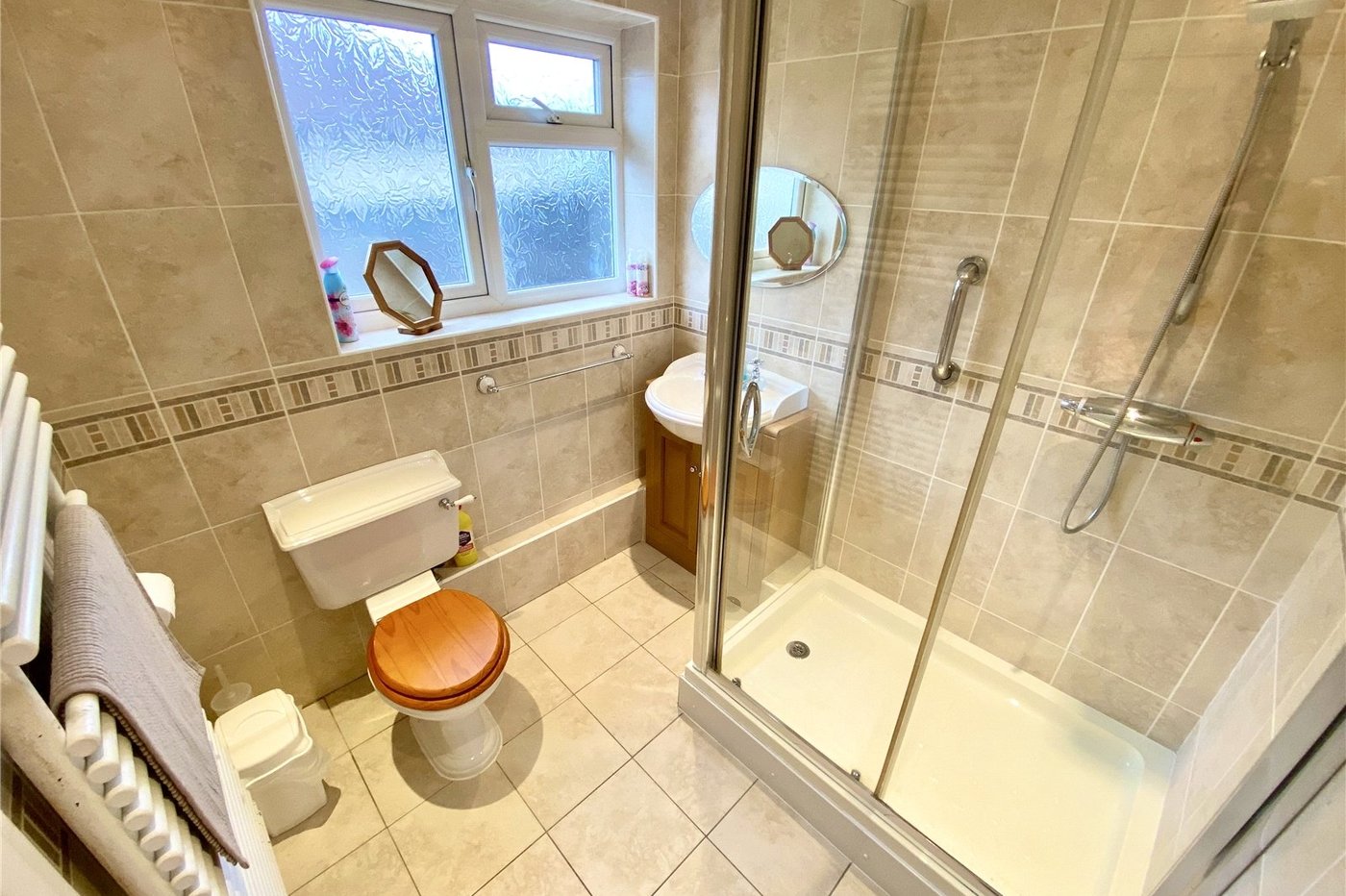 2 bedroom bungalow for sale in Sidcup | Robinson Jackson