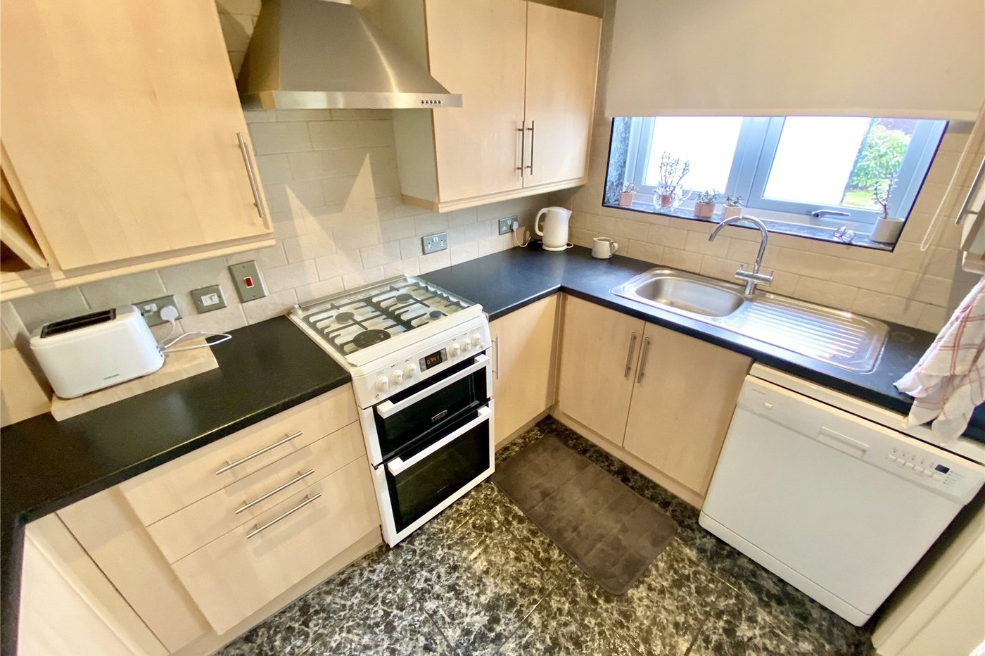 2 bedroom bungalow for sale in Sidcup | Robinson Jackson