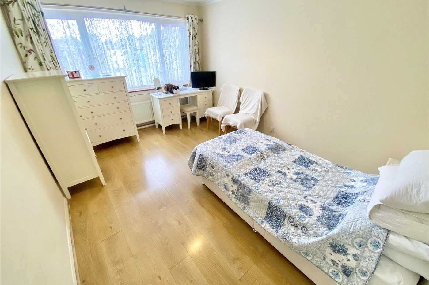 2 bedroom bungalow for sale in Sidcup | Robinson Jackson