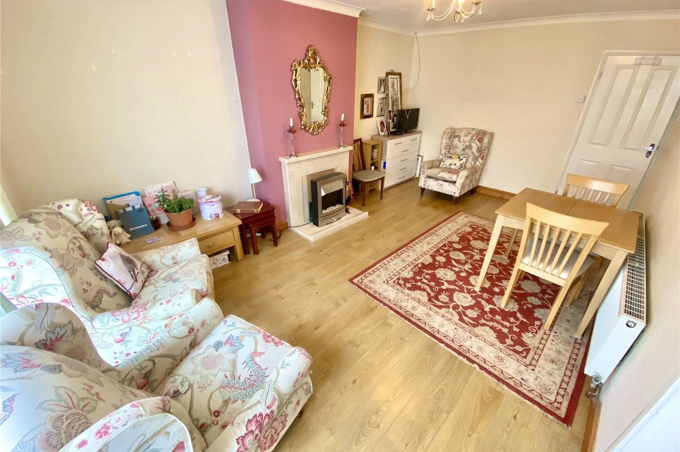 2 bedroom bungalow for sale in Sidcup | Robinson Jackson