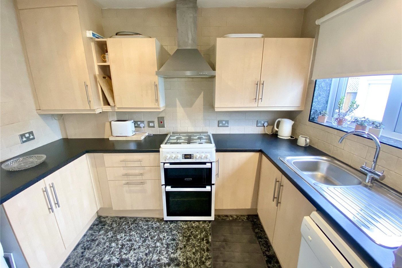 2 bedroom bungalow for sale in Sidcup | Robinson Jackson