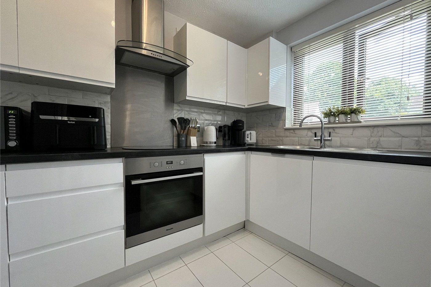 2 bedroom house for sale in Walderslade | Robinson Michael & Jackson