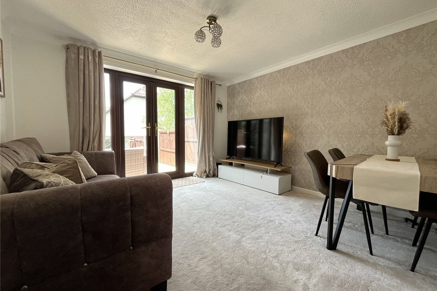 2 bedroom house for sale in Walderslade | Robinson Michael & Jackson