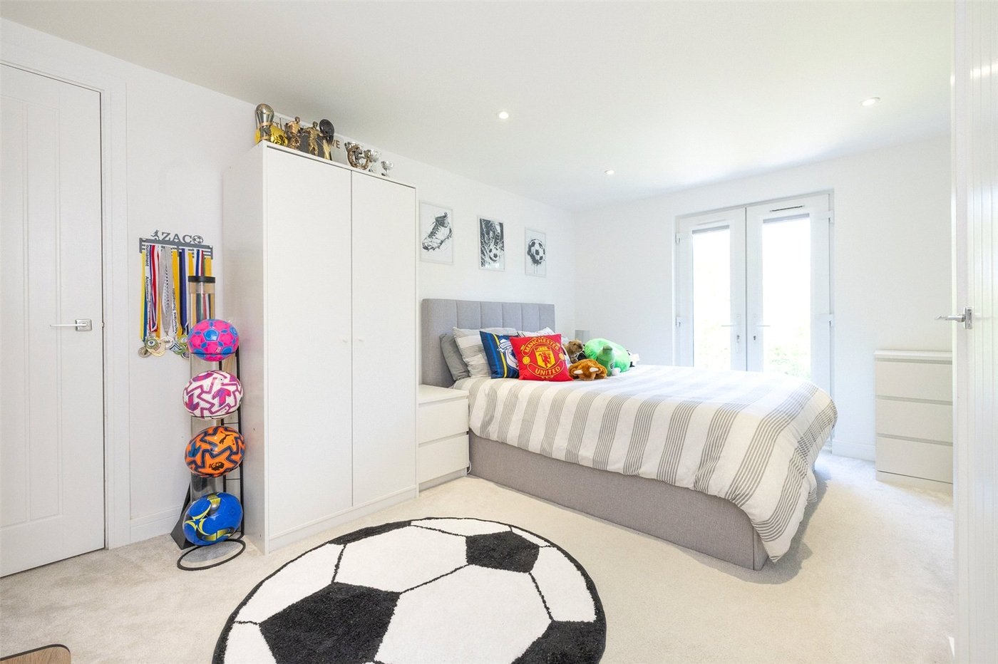4 bedroom house for sale in Walderslade | Robinson Michael & Jackson