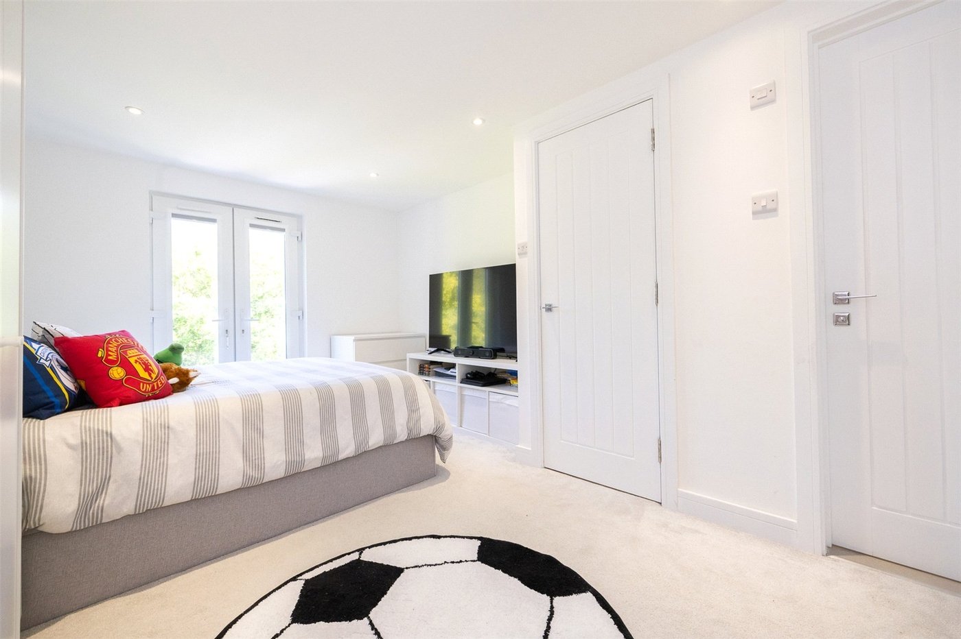 4 bedroom house for sale in Walderslade | Robinson Michael & Jackson