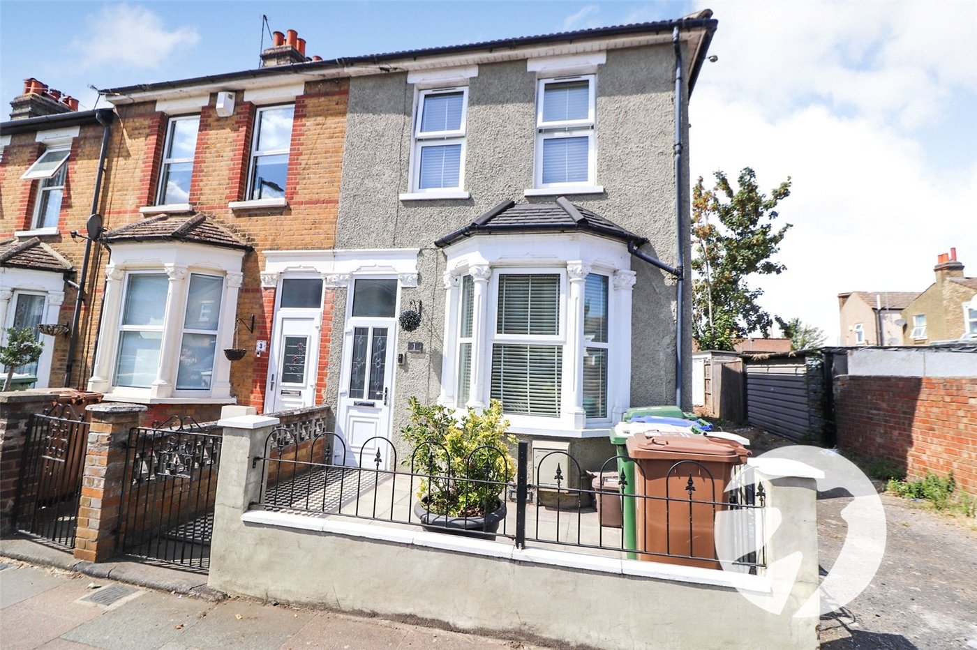 3 bedroom house for sale in Erith | Robinson Jackson