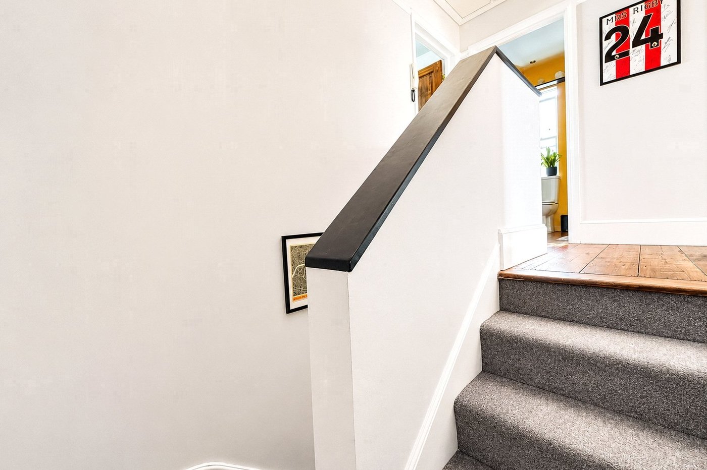 2 bedroom property for sale in London | Robinson Jackson