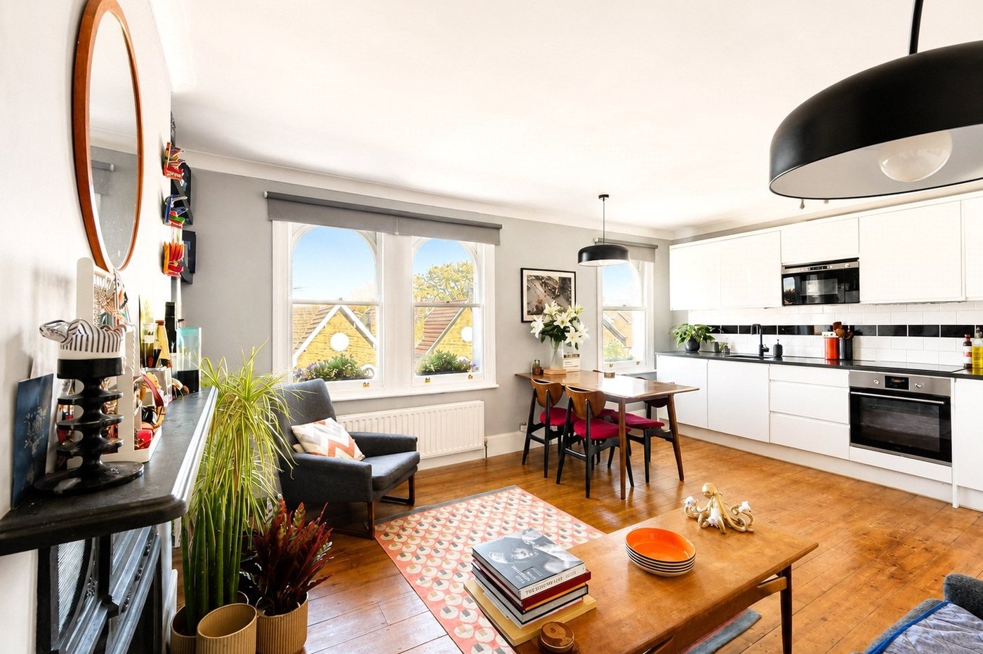 2 bedroom property for sale in London | Robinson Jackson