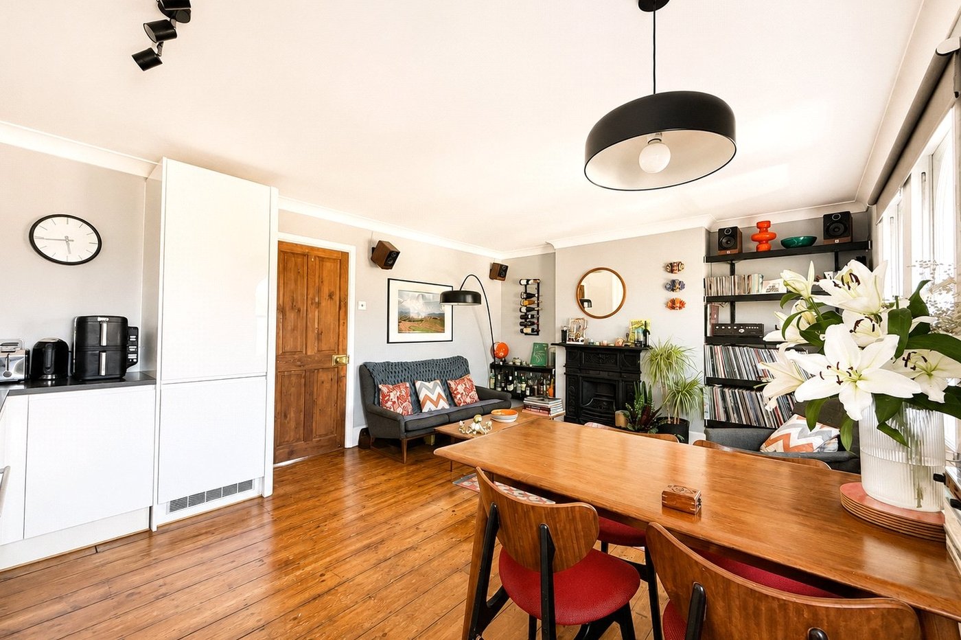 2 bedroom property for sale in London | Robinson Jackson