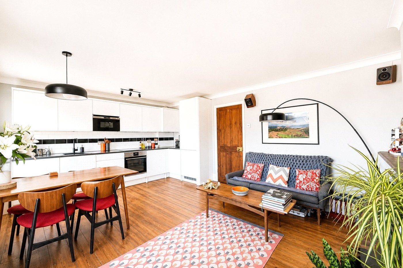 2 bedroom property for sale in London | Robinson Jackson