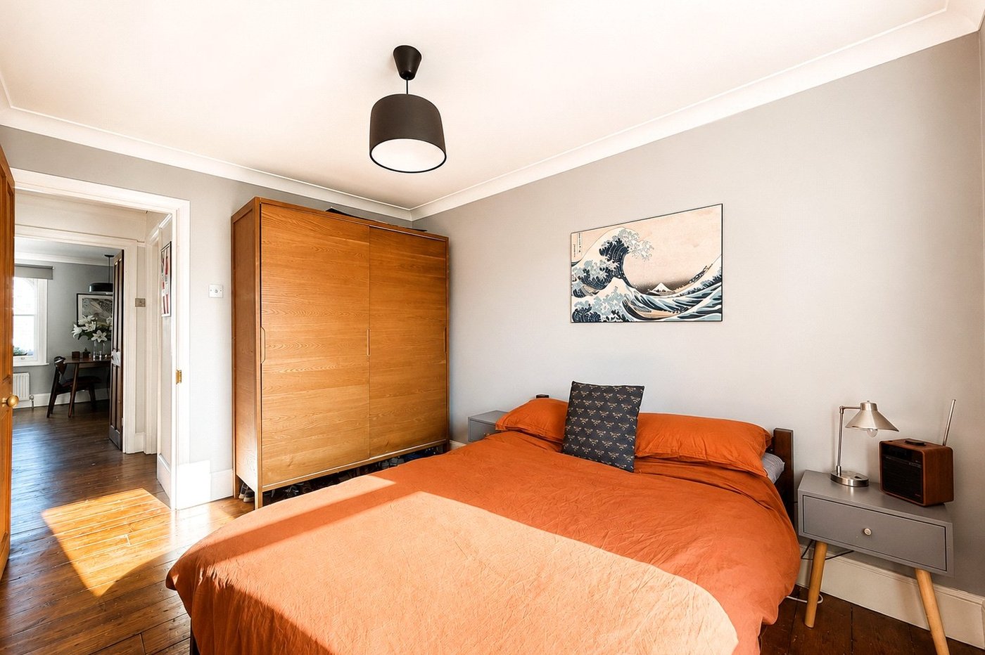 2 bedroom property for sale in London | Robinson Jackson