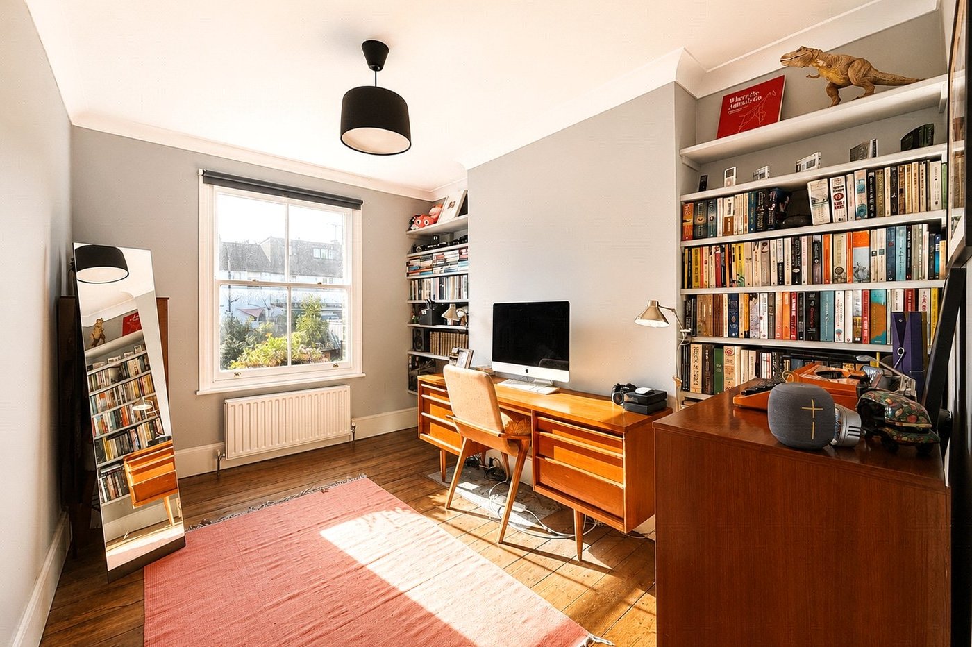 2 bedroom property for sale in London | Robinson Jackson