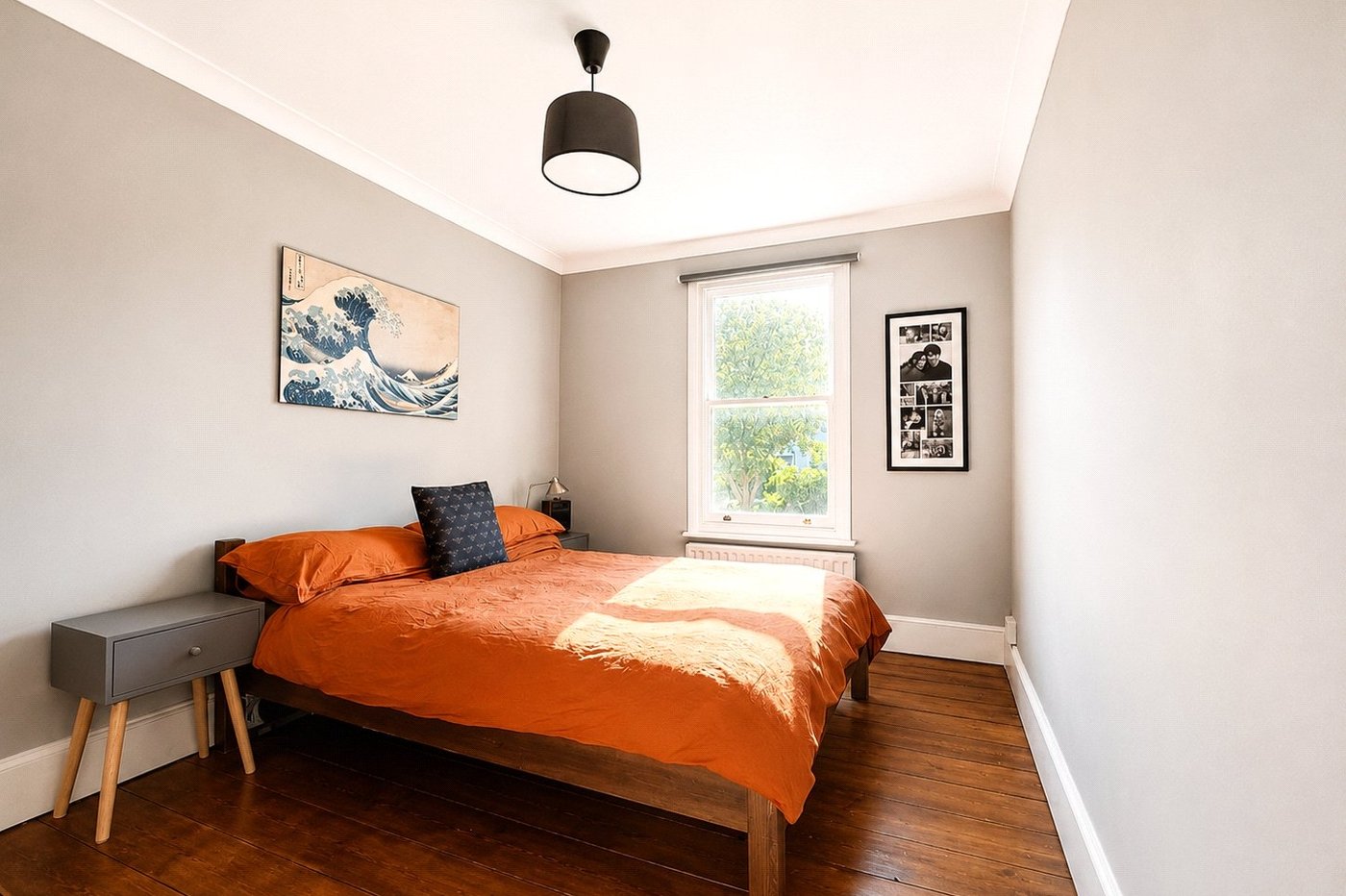 2 bedroom property for sale in London | Robinson Jackson