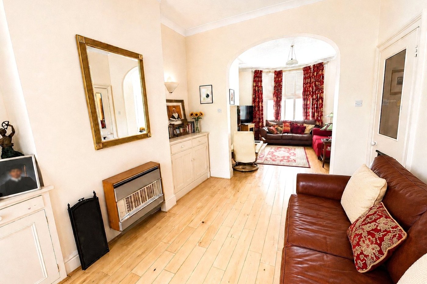 3 bedroom house for sale in London | Robinson Jackson