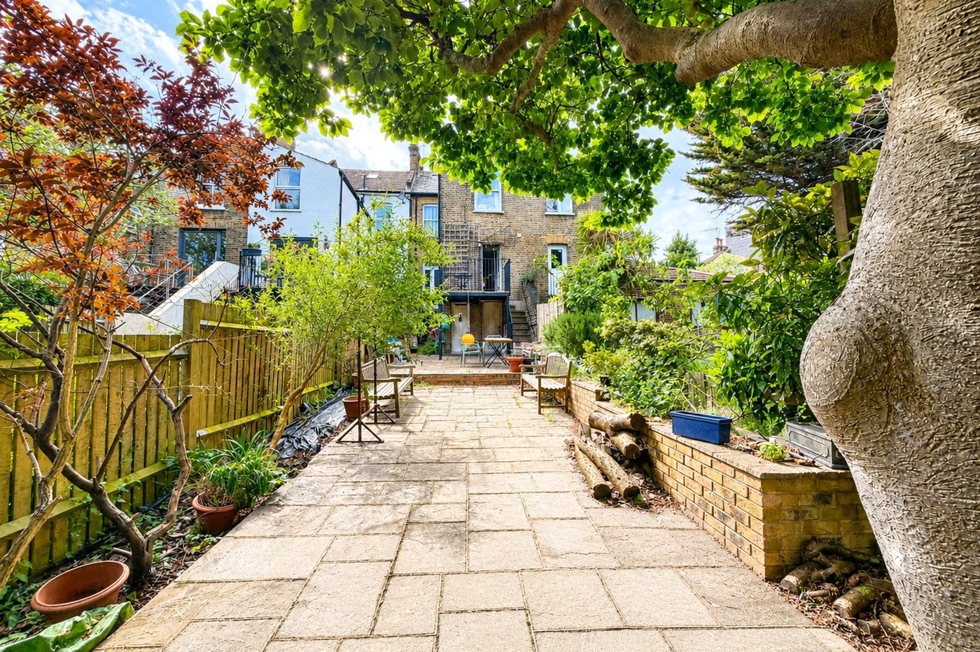 3 bedroom house for sale in London | Robinson Jackson