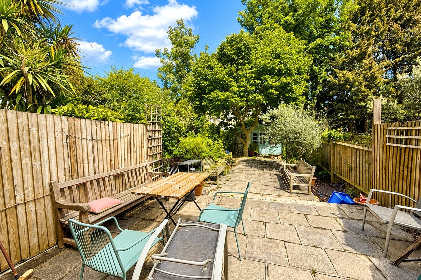 3 bedroom house for sale in London | Robinson Jackson