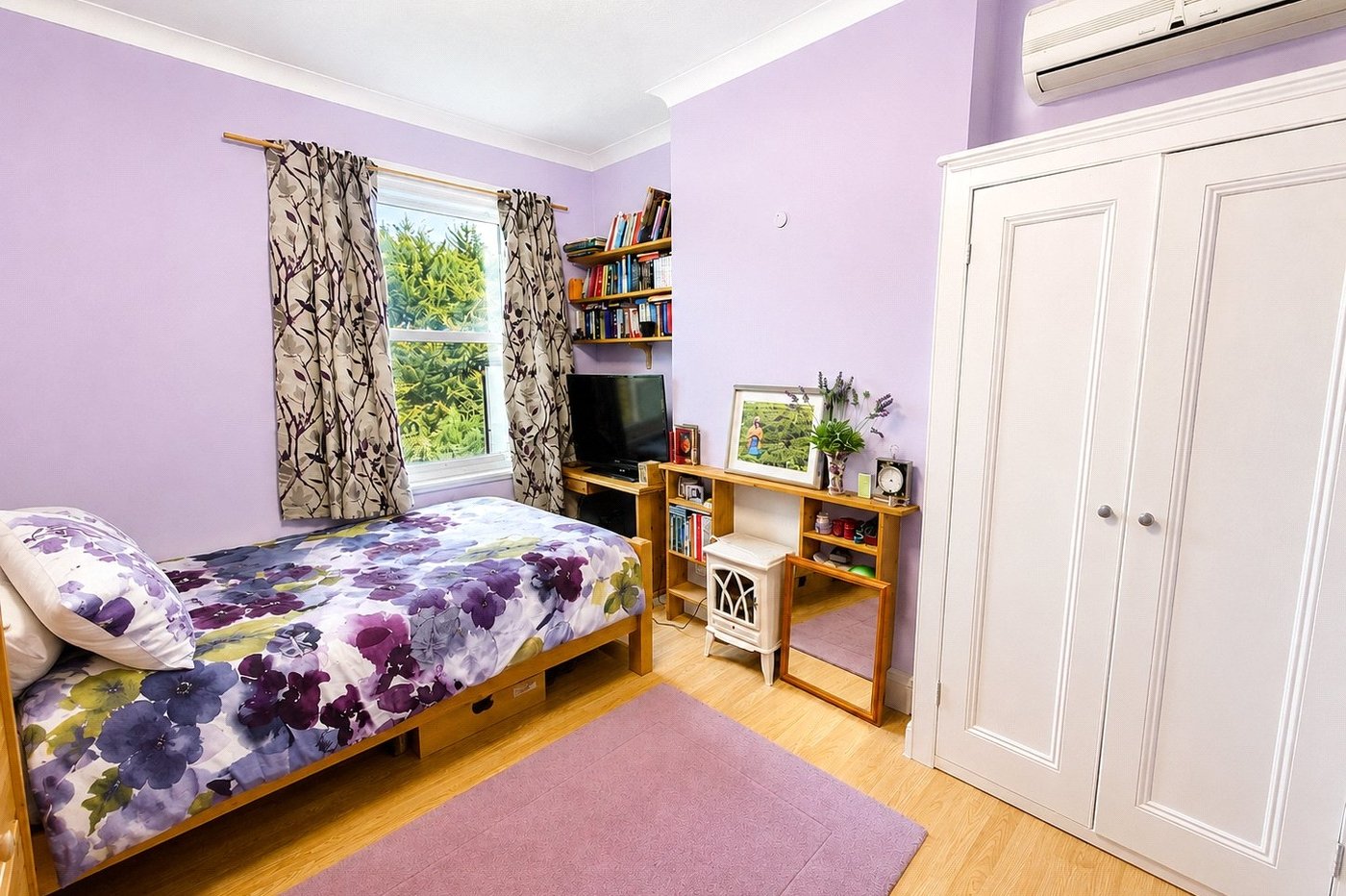3 bedroom house for sale in London | Robinson Jackson