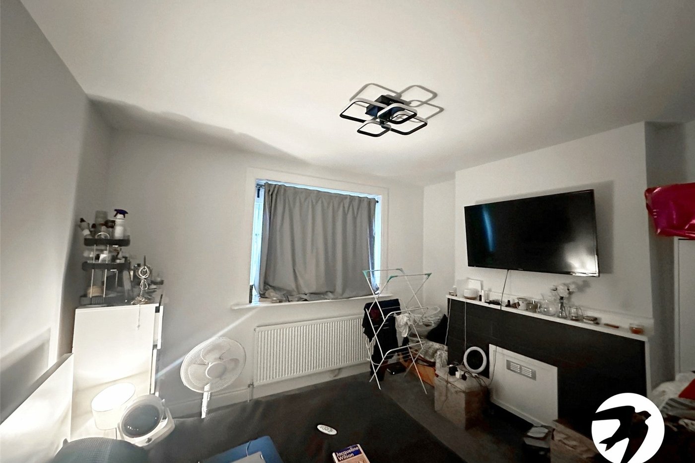 2 bedroom property for sale in London | Robinson Jackson