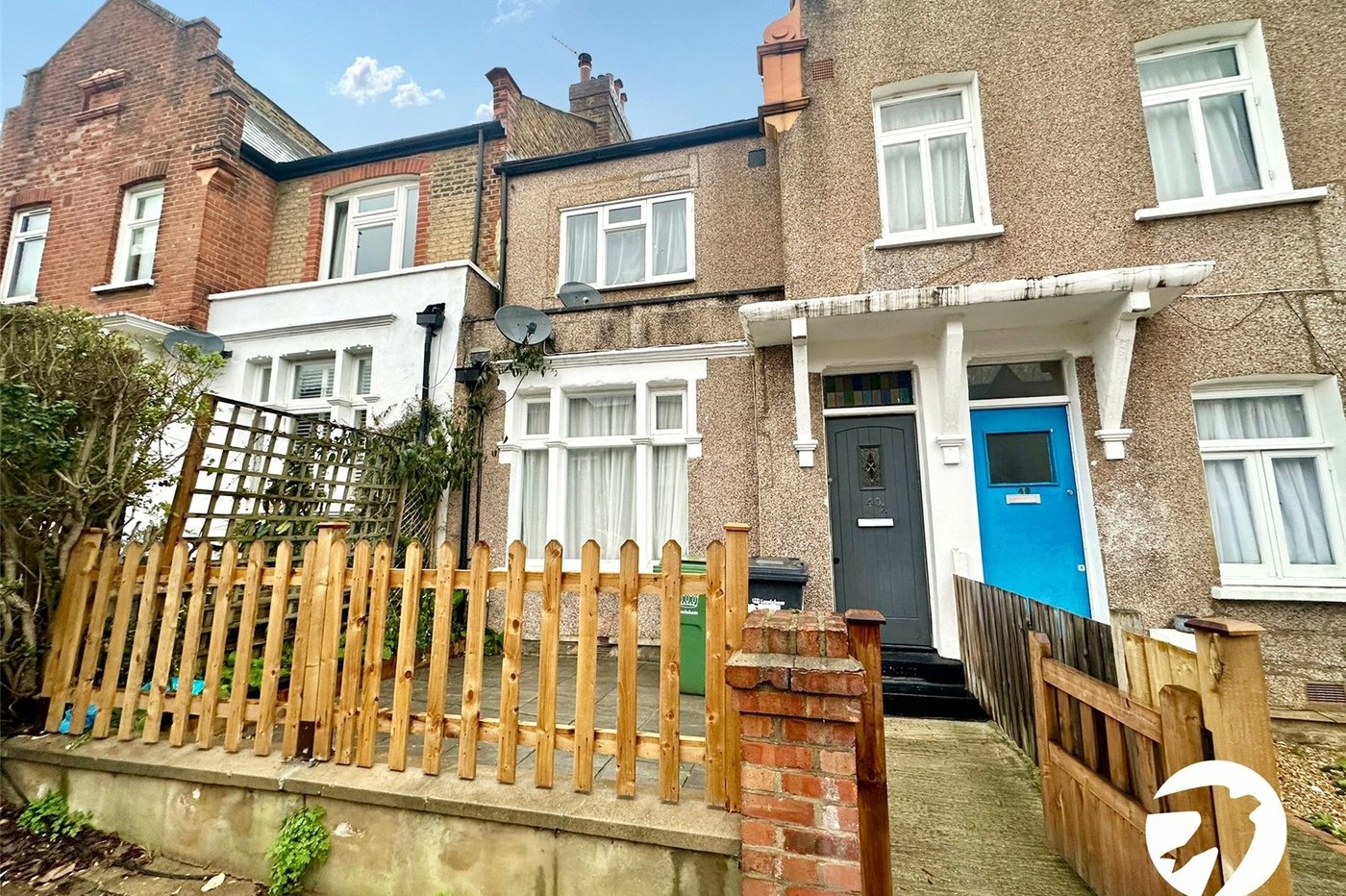 2 bedroom property for sale in London | Robinson Jackson