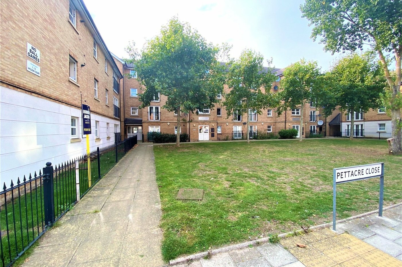 2 bedroom property for sale in London | Robinson Jackson