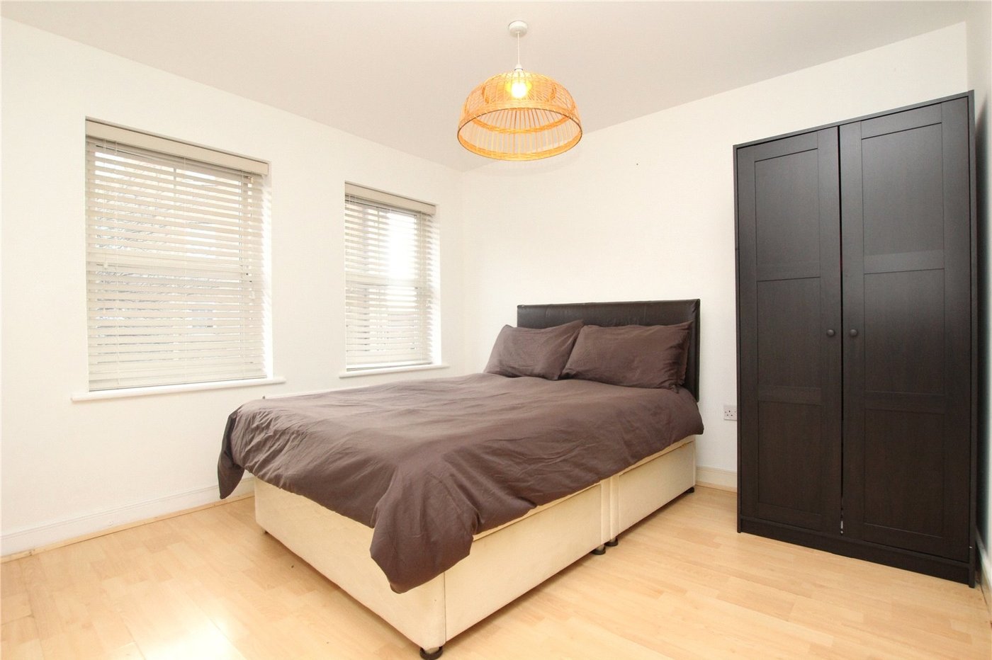 house for sale in Thamesmead, London, SE28 Robinson Jackson