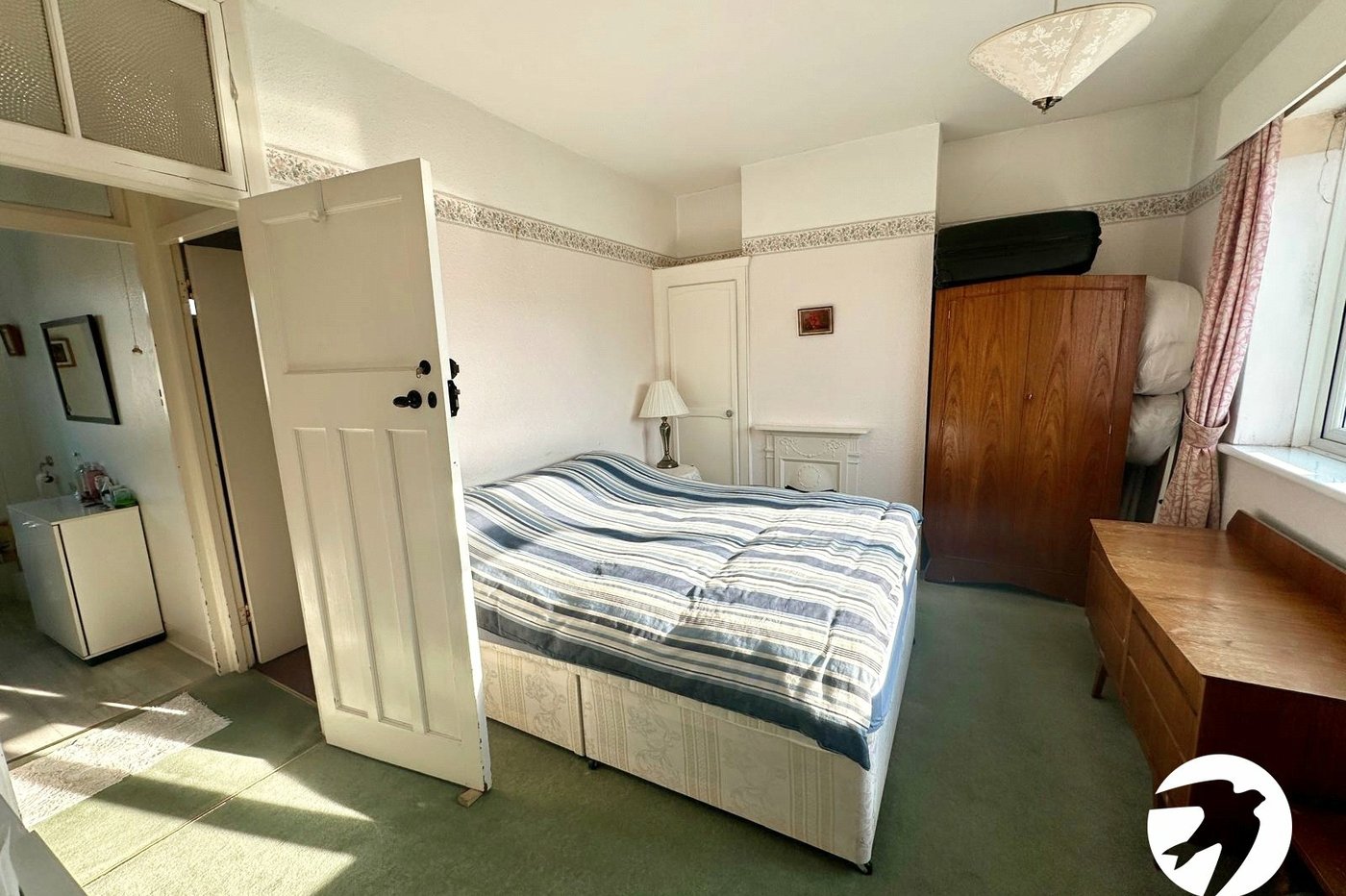 2 bedroom house for sale in London | Robinson Jackson