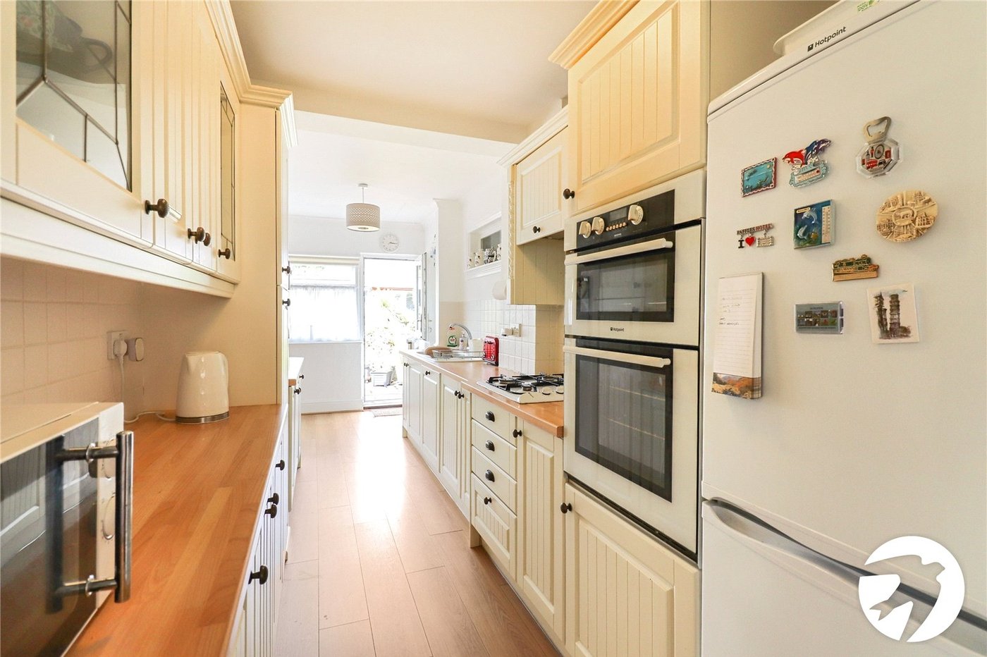 3 bedroom house for sale in London | Robinson Jackson