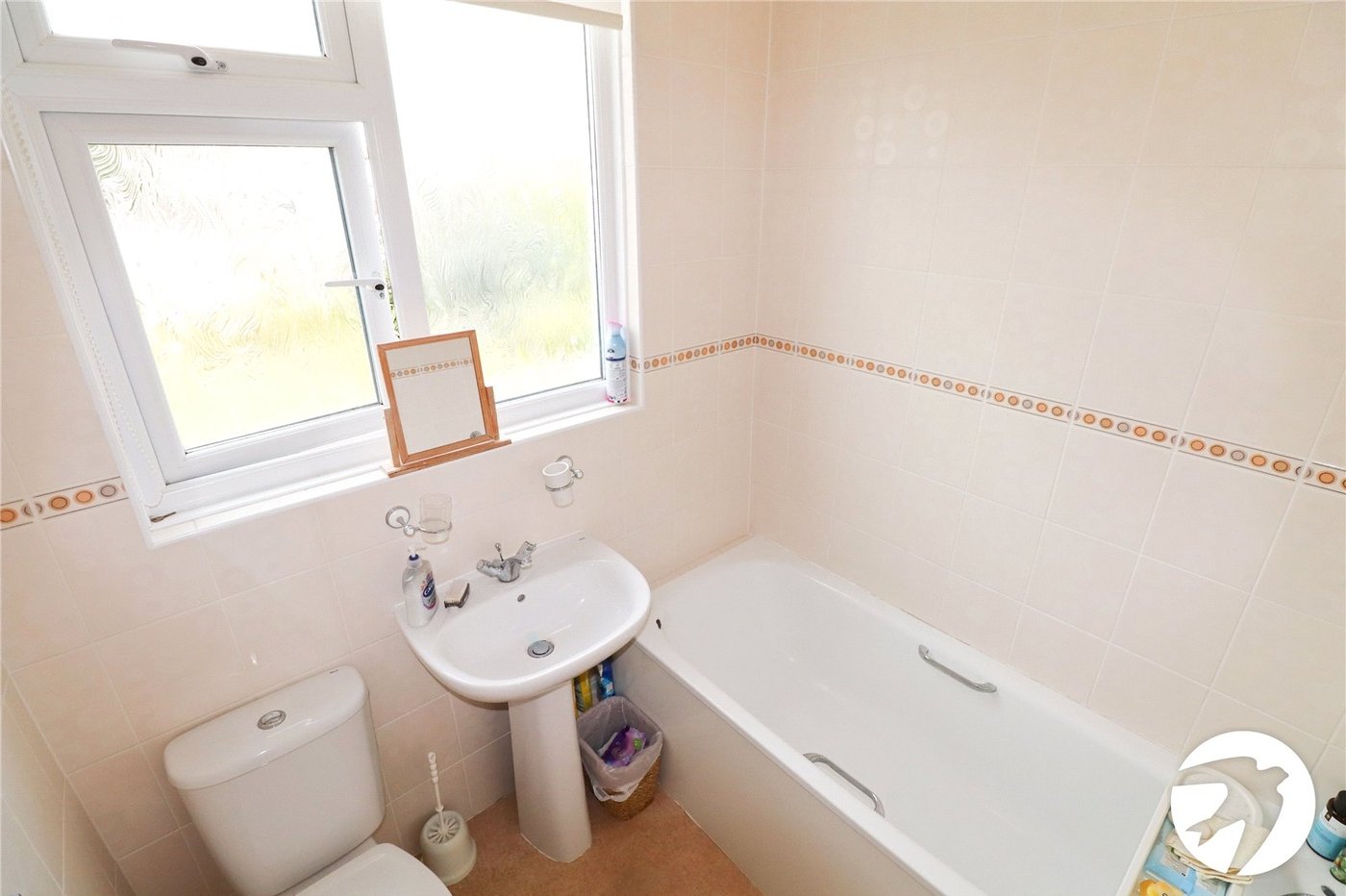 3 bedroom house for sale in London | Robinson Jackson