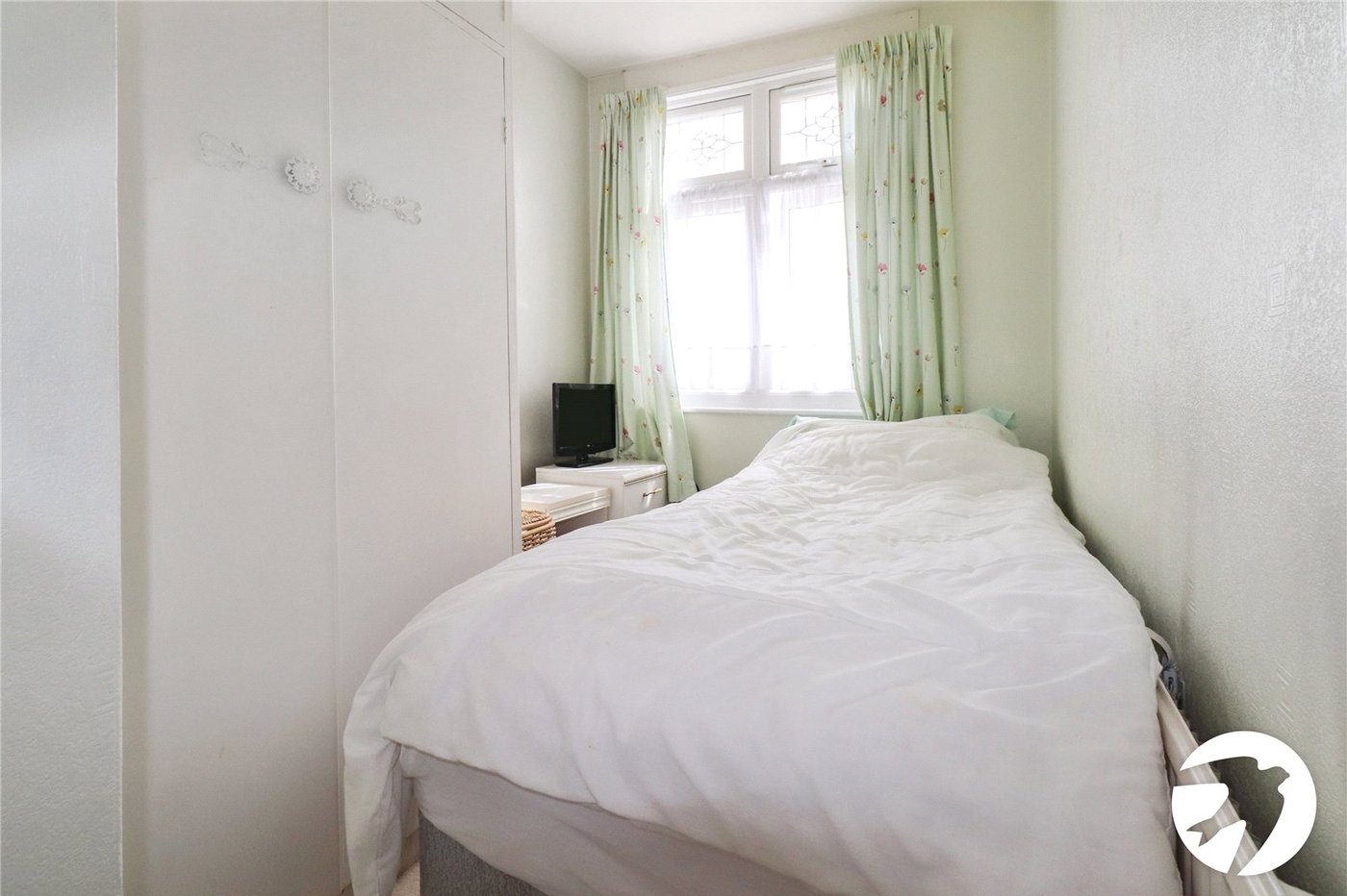 3 bedroom house for sale in London | Robinson Jackson