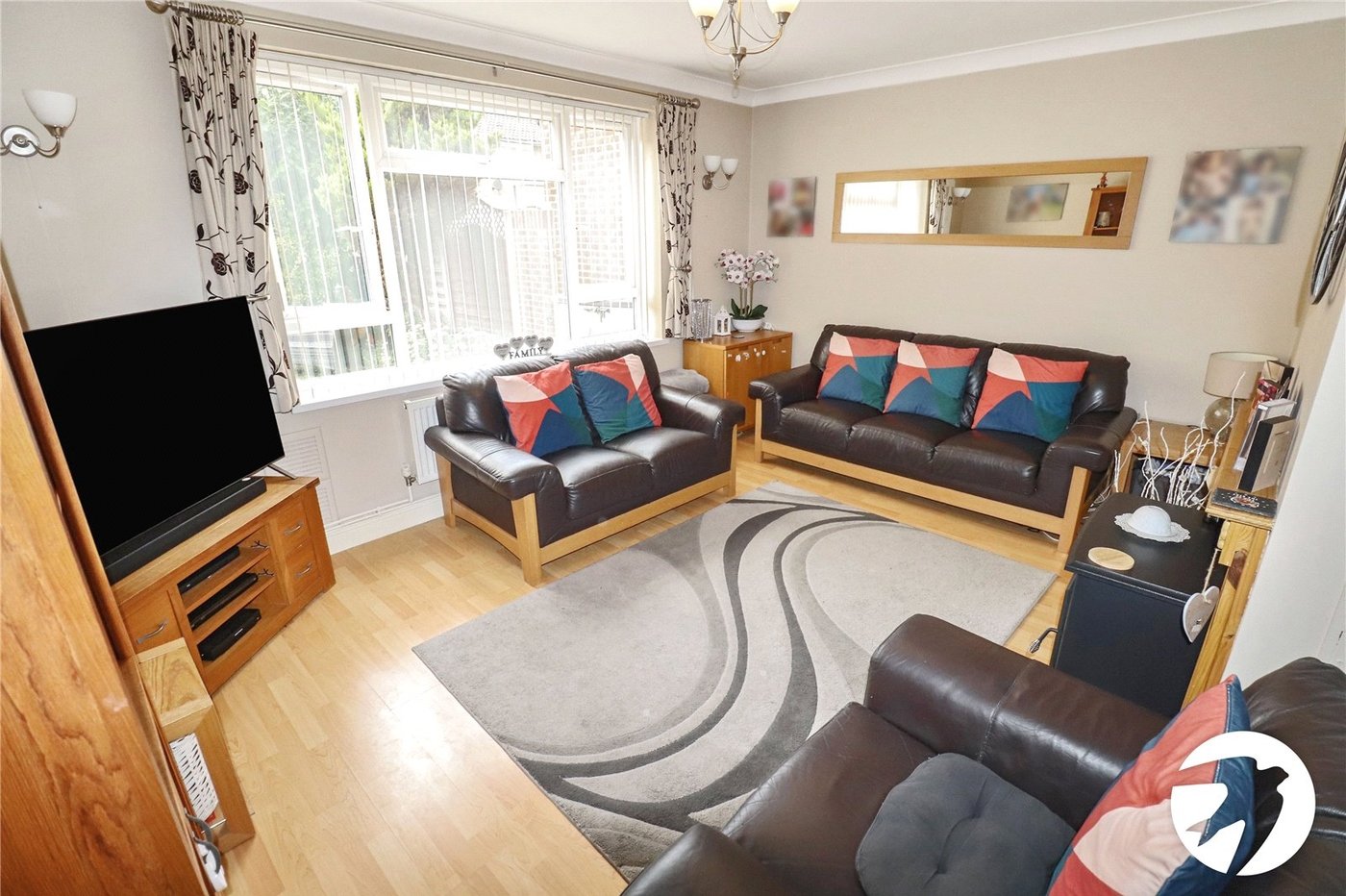 3 bedroom house for sale in London | Robinson Jackson