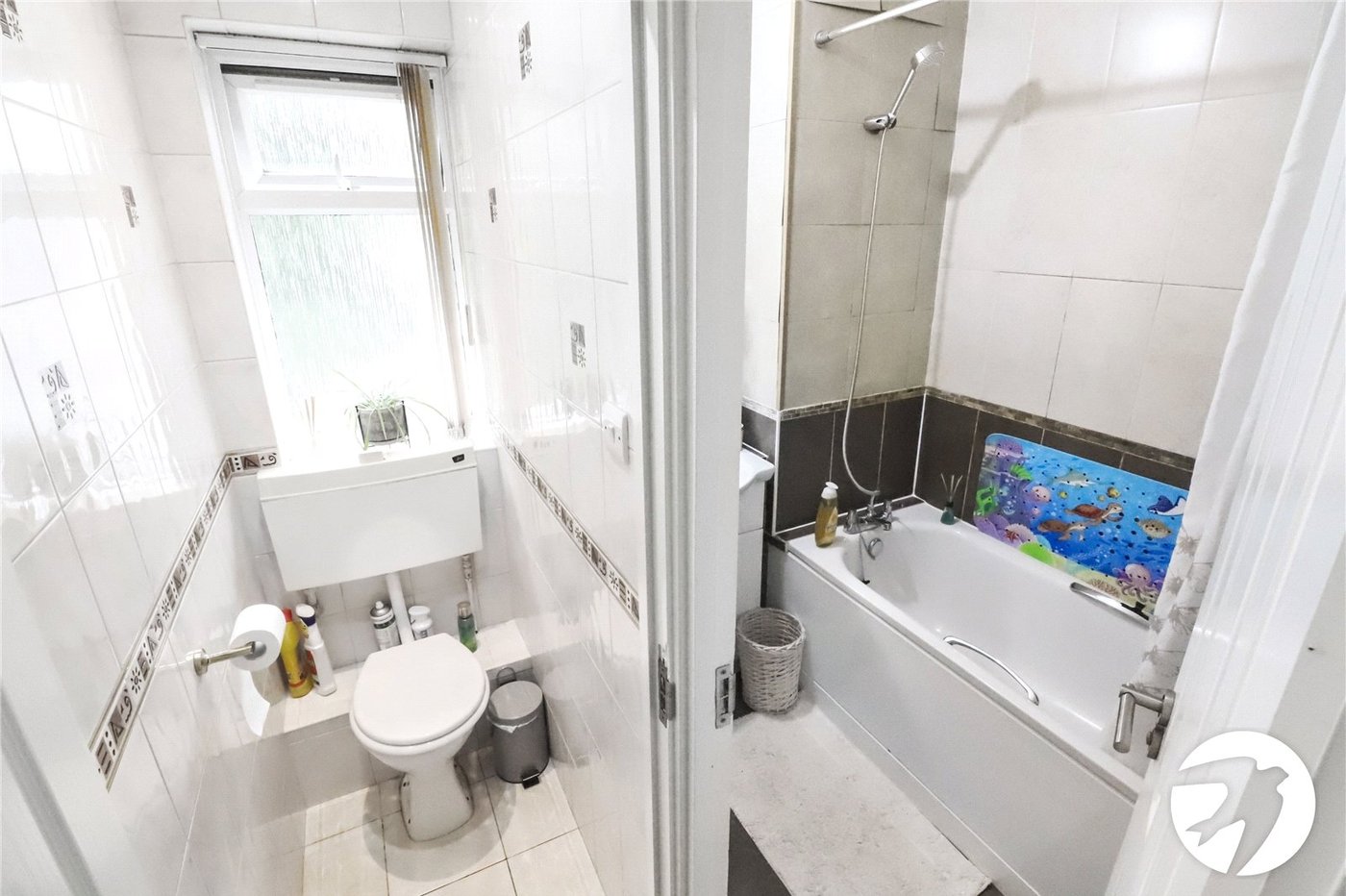 3 bedroom house for sale in London | Robinson Jackson