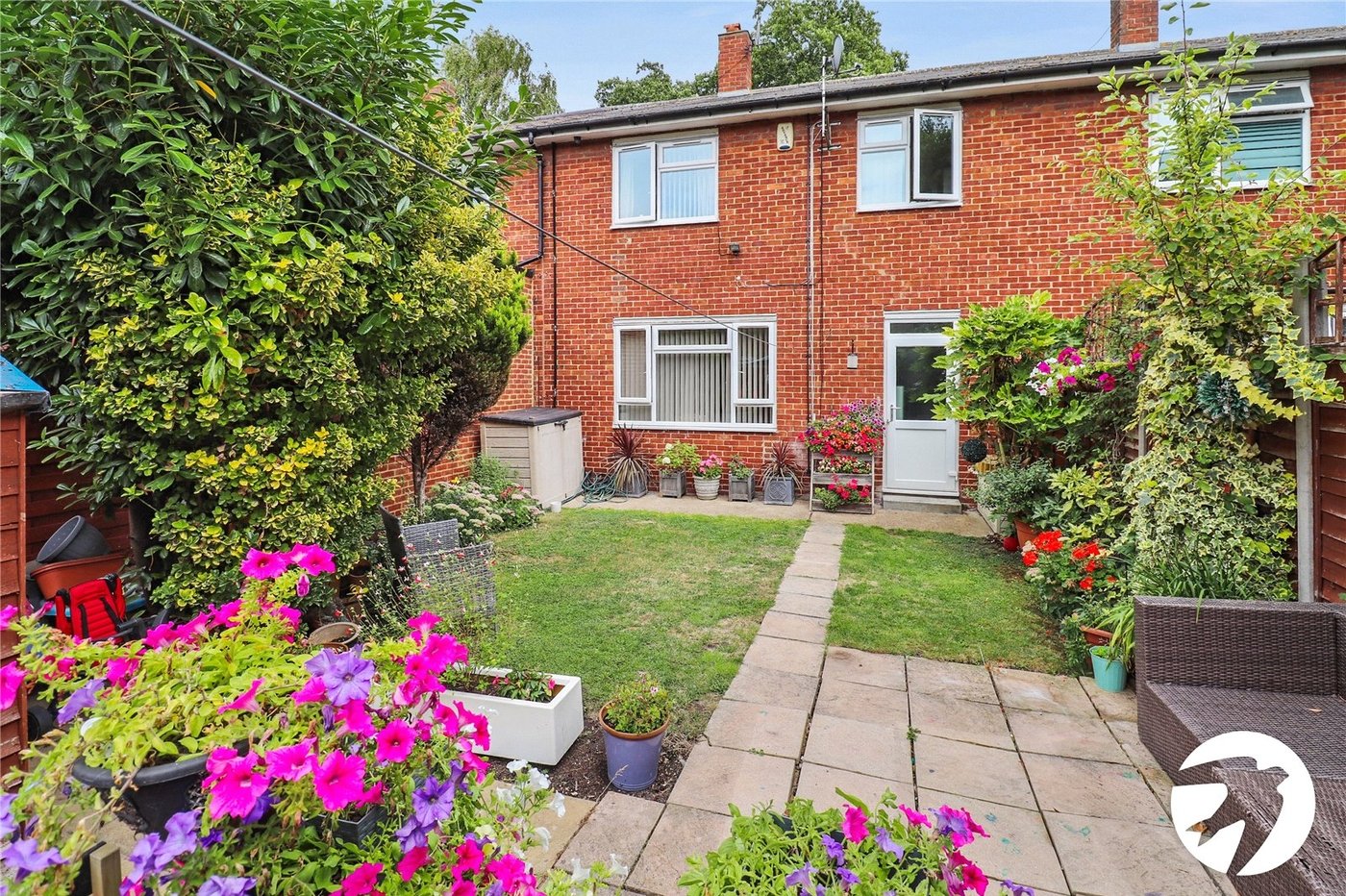 3 bedroom house for sale in London | Robinson Jackson